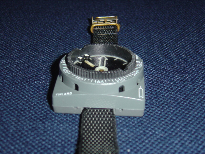 Pierwszy kompas z możliwością zamocowania na rękę