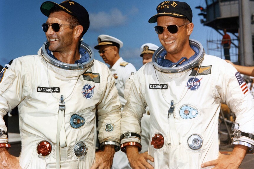 Astronaut Charles 'Pete' Conrad na Gemini V v srpnu 1965 a Gemini XI v září 1966 nosil hodinky Glycine Airman.