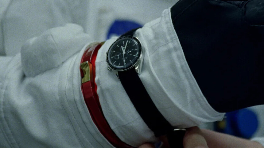 Ryan Gosling nosil coby postava Armstronga během filmu First Man věrné repliky dvou referencí: ST 105.003 (verze testována NASA v roce 1964) a ST 105.012 (verze, kterou nosil Armstrong během Apollo 11). Foto: Hodinkee.com