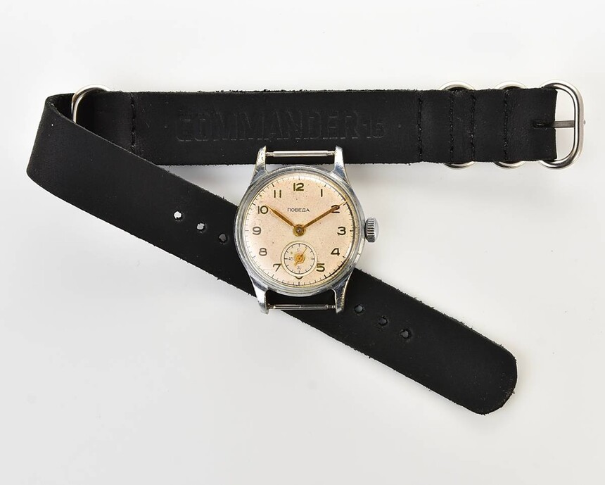 Hodinky Pobeda byly ve skutečnosti první hodinky ve vesmíru, ale nenosil je člověk. Foto: sovietwatchstore.com
