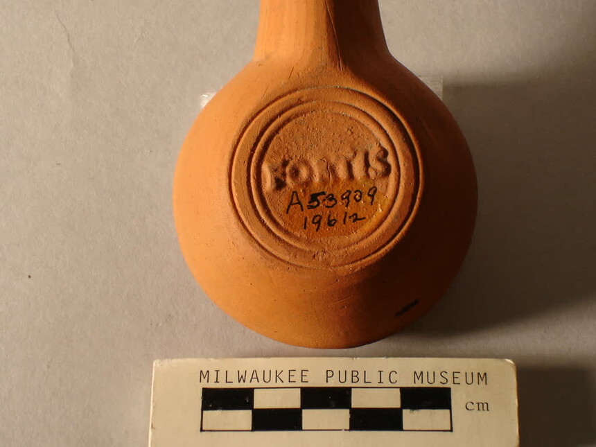 Lampa olejowa oznaczona manufakturowym logo Fortis. Źródło: www.mpm.edu