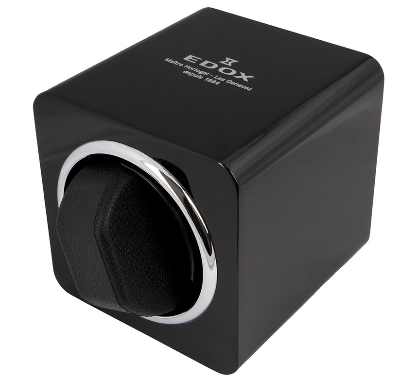 W zestawie znajduje się również rotomat Edox.