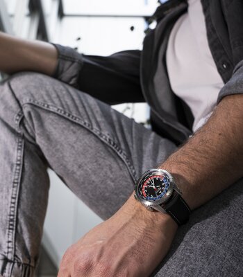 Alpina Startimer Pilot Quartz Worldtimer AL-255BRB4S26