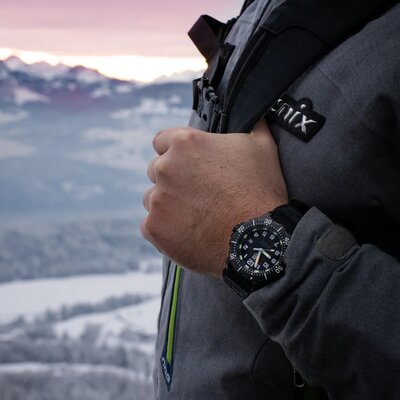 Luminox Navy Seal 4230 Series XS.4231.SET (+ zamienny pasek)