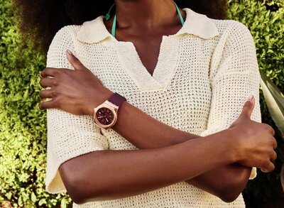 Swatch Burgundy Story YIG401