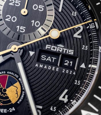 Fortis Novonaut N-42 Automatic Chronograph Amadee-24 F2040016 Limited Edition 100pcs (+ dodatkowy pasek)