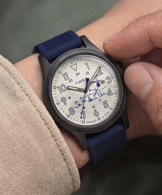 Timex Expedition x Peanuts TW2Y84700