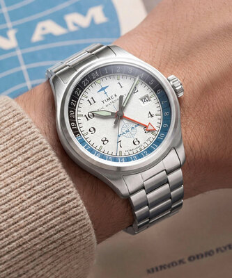 Timex Waterbury x Pan Am TW2Y94600