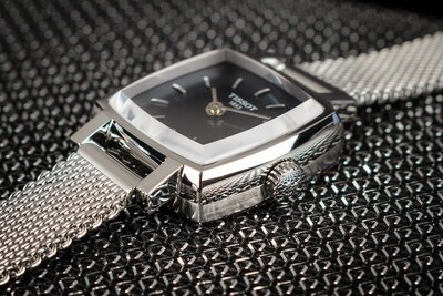 Tissot Lovely Square Lady Quartz T058.109.11.041.00