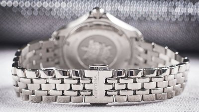 Certina DS Action Lady Quartz Precidrive COSC Chronometer Diamonds C032.051.44.036.00