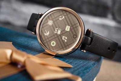 Garmin Lily Classic Cream Gold / Black, Leather Band