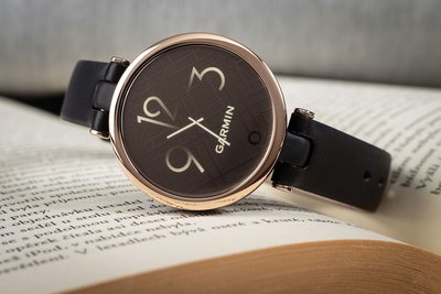 Garmin Lily Classic Cream Gold / Black, Leather Band